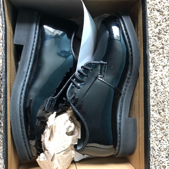 Black dress shoes - Picture 1 of 2